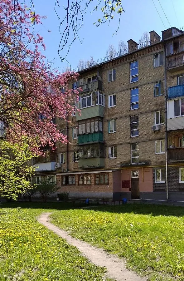 Квартира с большой верандой на Белецкого возле ISIDA, Шалимова, cozy flat on Beletskogo Street Киев